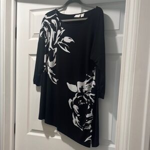 Black and White Floral Tunic Top